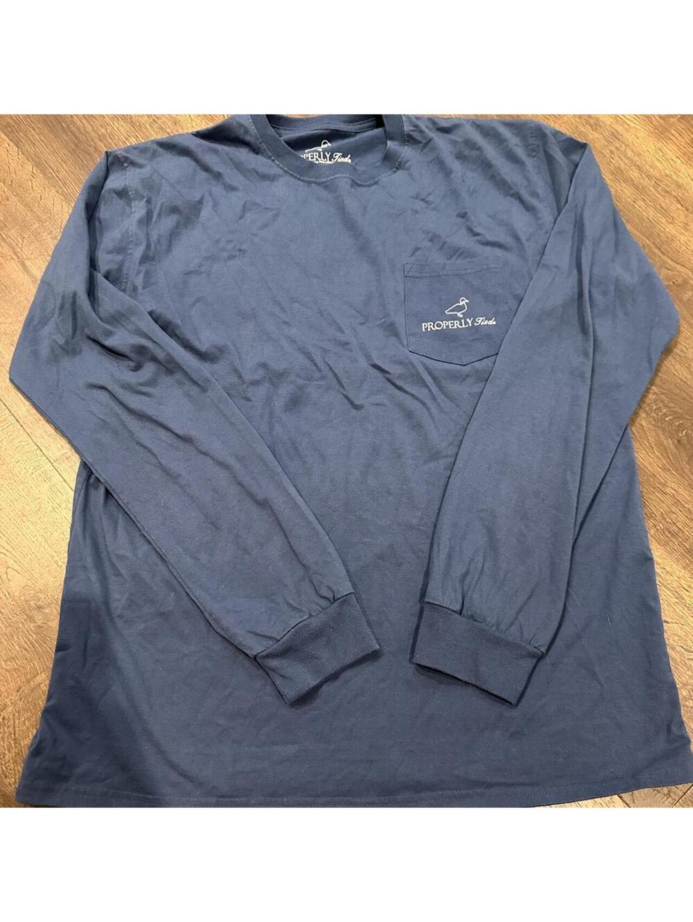 Men Properly Tied Long-Sleeve shirt